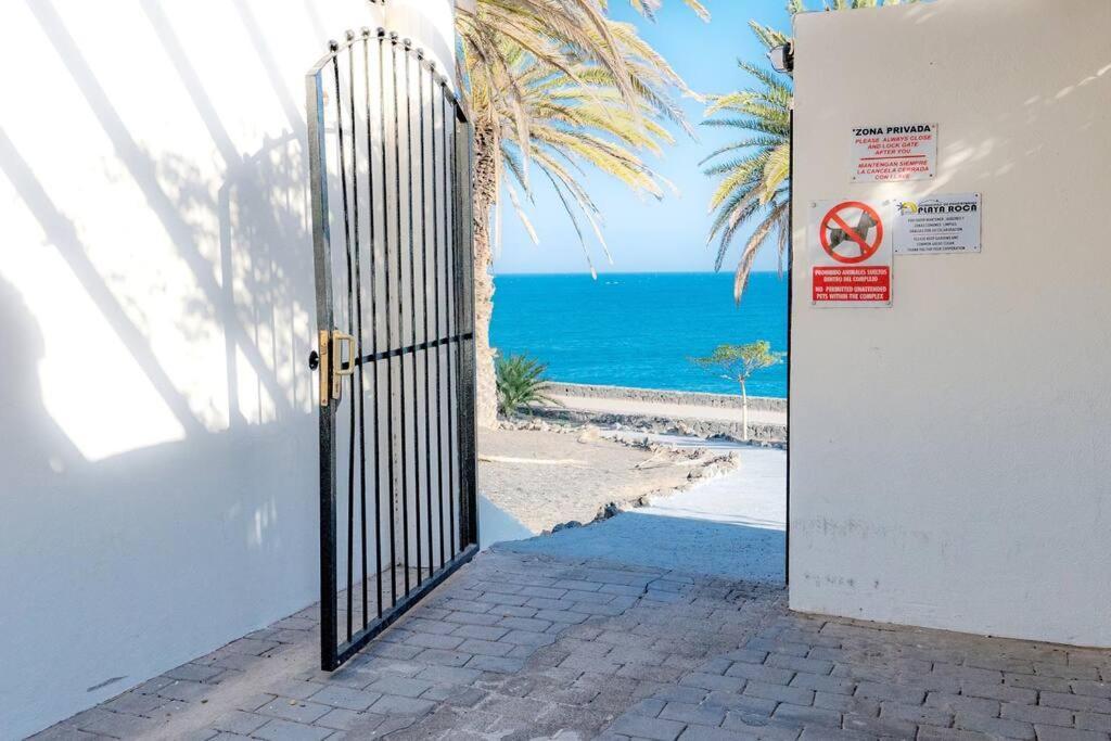 Luxury Ocean View Playa Roca Apartment Costa Teguise Luaran gambar