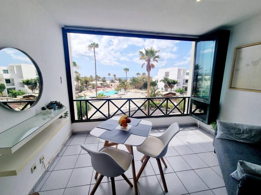 Luxury Ocean View Playa Roca Apartment Costa Teguise Luaran gambar