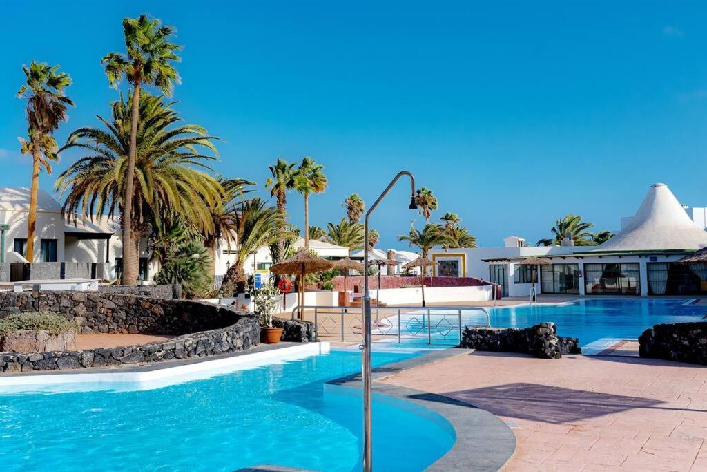 Luxury Ocean View Playa Roca Apartment Costa Teguise Luaran gambar